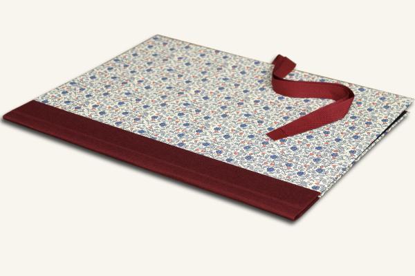 Romantic folder "Sissi", burgundy linen, handmade
